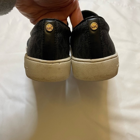 Michael Kors size 6 black slip on shoes - Picture 4 of 8